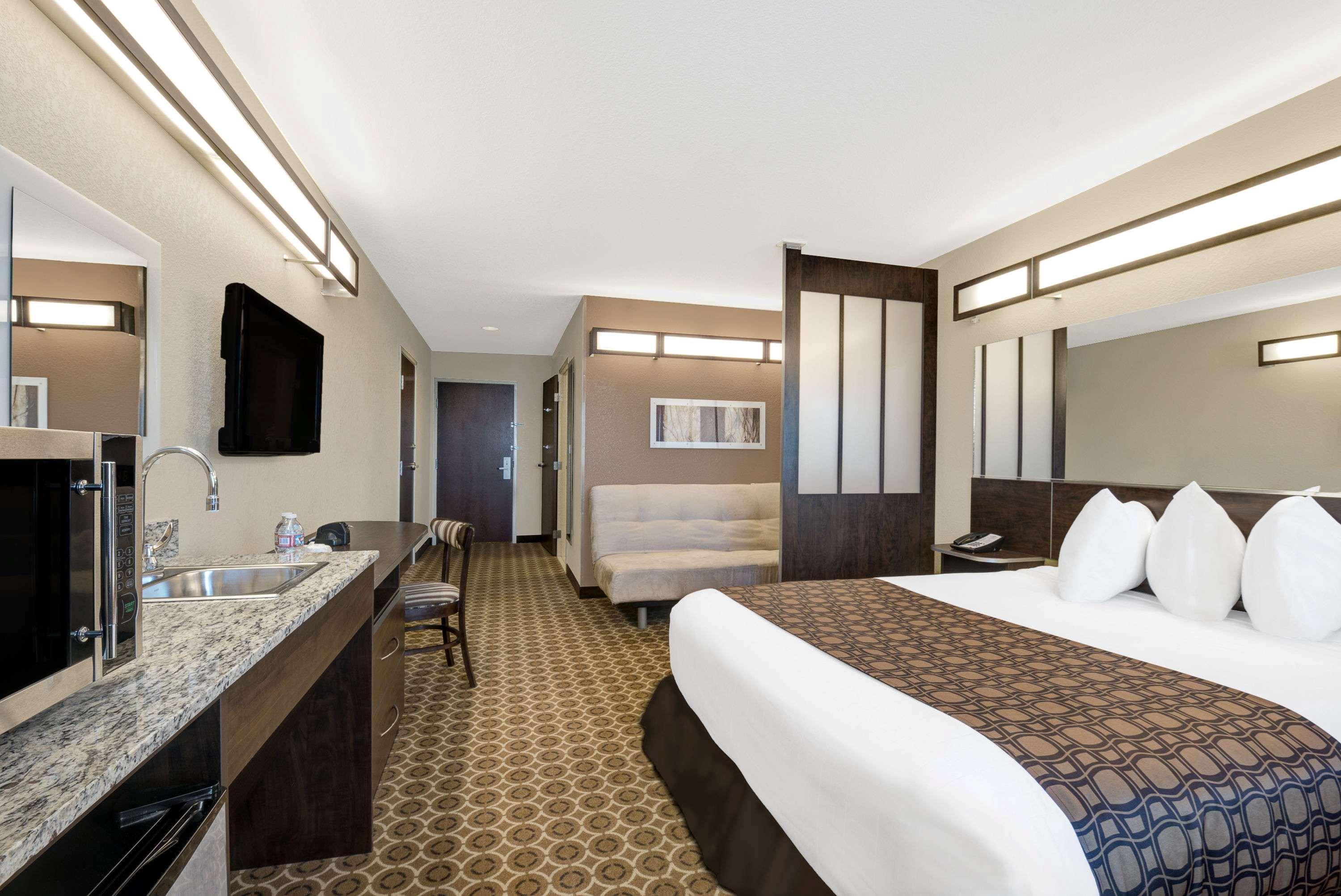 Microtel Inn & Suites By Wyndham Williston Exterior photo