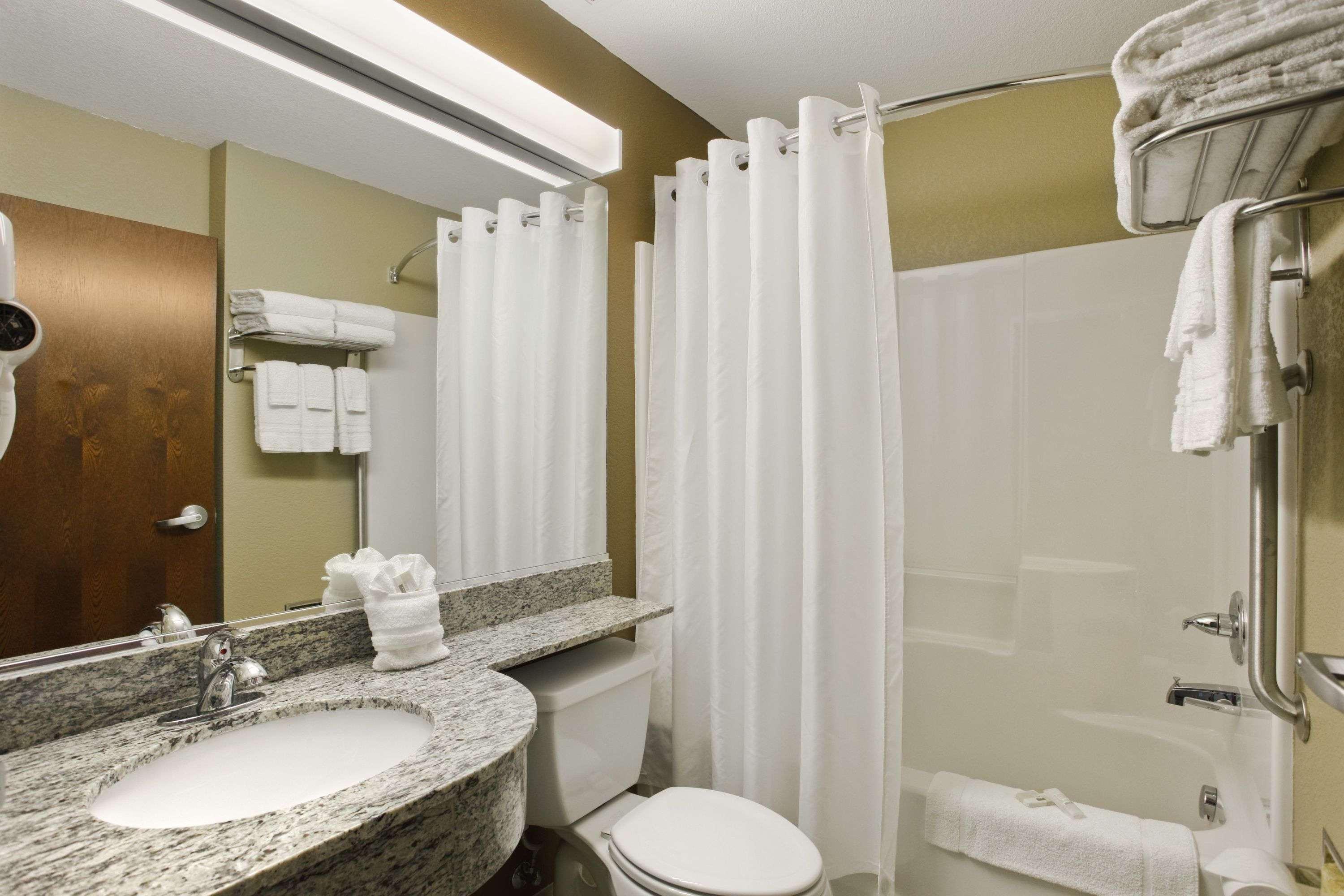 Microtel Inn & Suites By Wyndham Williston Room photo